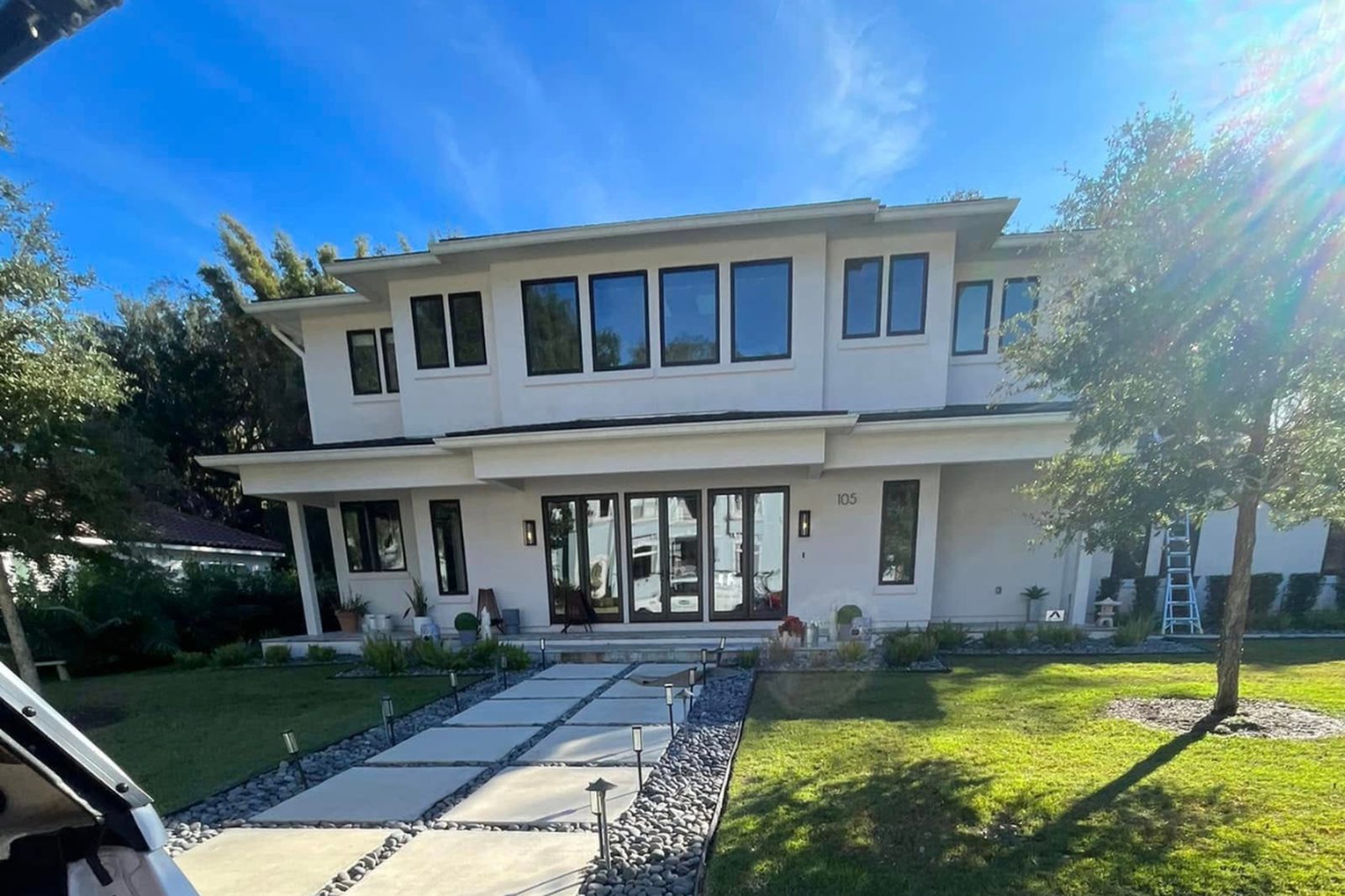 Clean windows on a home in St. Augustine, Florida